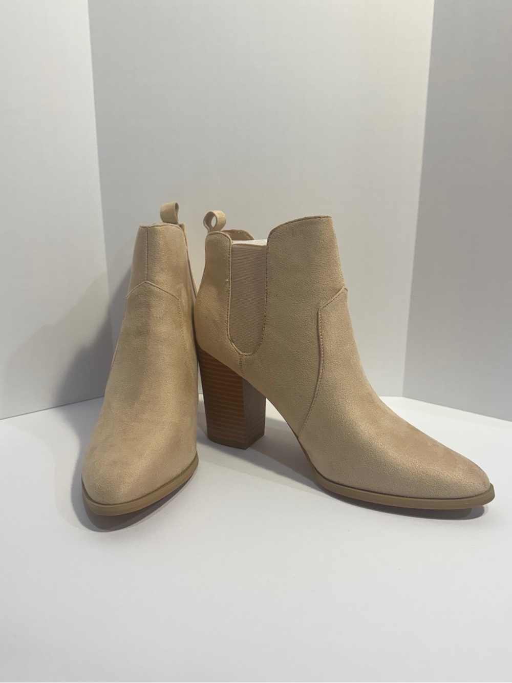 Omysky Block Heel Ankle Boots - Women’s Size 8.5 - Beige/Tan Suede